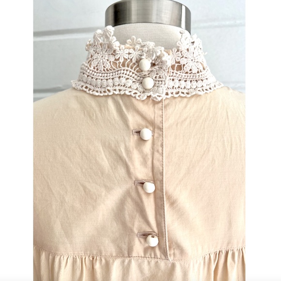 ANNA SUI Cupid and Fairy Beige Cotton Crocheted Lace Blouse - L - Picture 10 of 15
